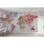 Фотошпалери дитячі малюнок ілюстрація карти світу з дівчинкою.